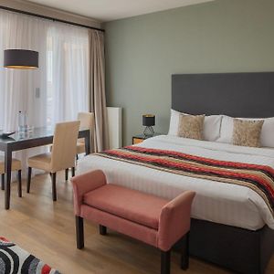 Escala Hotel&Suites